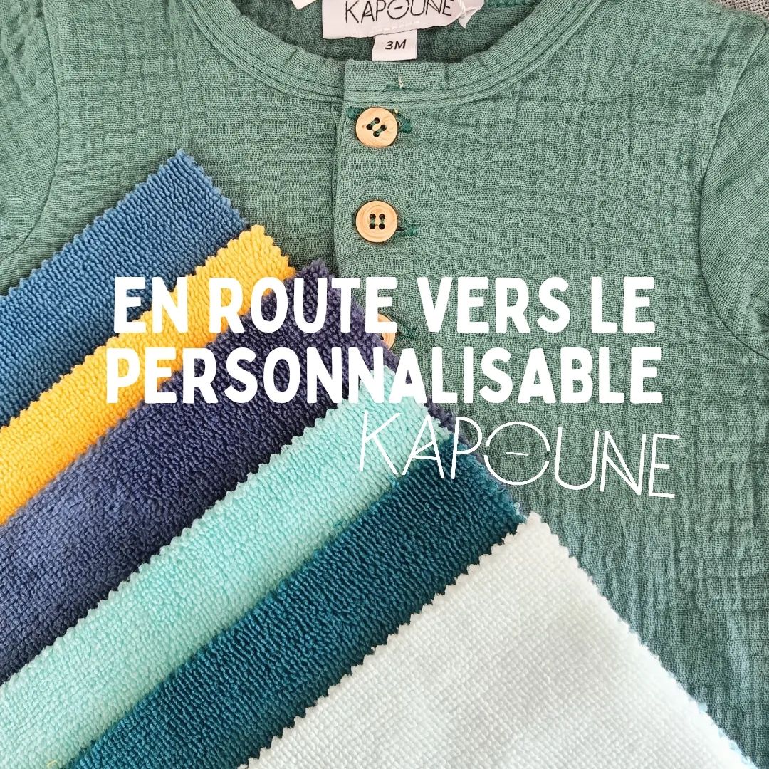 En route vers le personnalisable 🖌️
.
Cette année nous avons vraiment fait attention à notre production. Tellement attention qu'on est en mai et que pour certaines tailles, il reste pas plus de 10-15 articles de la nouvelle collection!
.
Alors pour éviter de produire à nouveau tout en vous proposant des nouveautés, on a décidé de pimper nos invendus.
Pour voir si le projet vous plaît, on commencera dimanche par les blouses!
• des bicolores en pack ou à l'unité
• Des poches colorées au choix
Et.......
Des personnalisations 🥰
Un motif, un message, une couleur... C'est vous qui créerez votre modèle! Rendez-vous dimanche 10H00 pour choisir votre blouse BE BETTER ♻️
.
.
.
#kapoune #fashion #baby #moderesponsable #bebetter #modedurable #0invendu #personnalisation #tshirtbebe #cadeaunaissance #cadeaubebe #pregnant