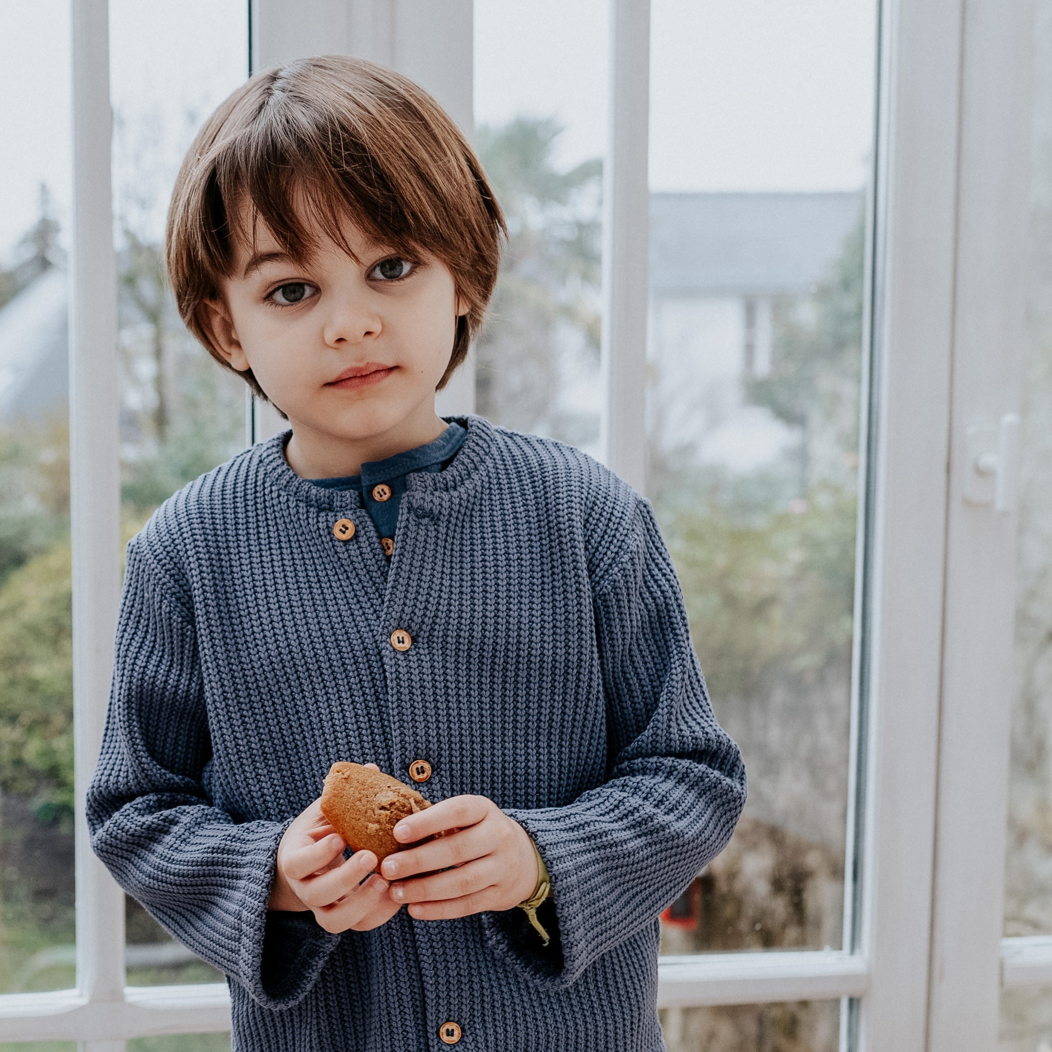 LES BASIQUES
.
Les gilets en tricot, c'est notre basique proposé toute l'année!
Tellement pratique de l'avoir dans la penderie de nos kids, ils s'adaptent à toutes les tenues et sont hyper confortables!
.
Disponible en 3 coloris 🖍
Du 3 mois au 6 ans 📏
100% Made In France 🇫🇷
.
.
.
📷 @delphine.saliou
#kapoune #kids #fashion #baby #madeinfrance #modeethique #basique #cadeaunaissance #moderesponsable #vetementbebe