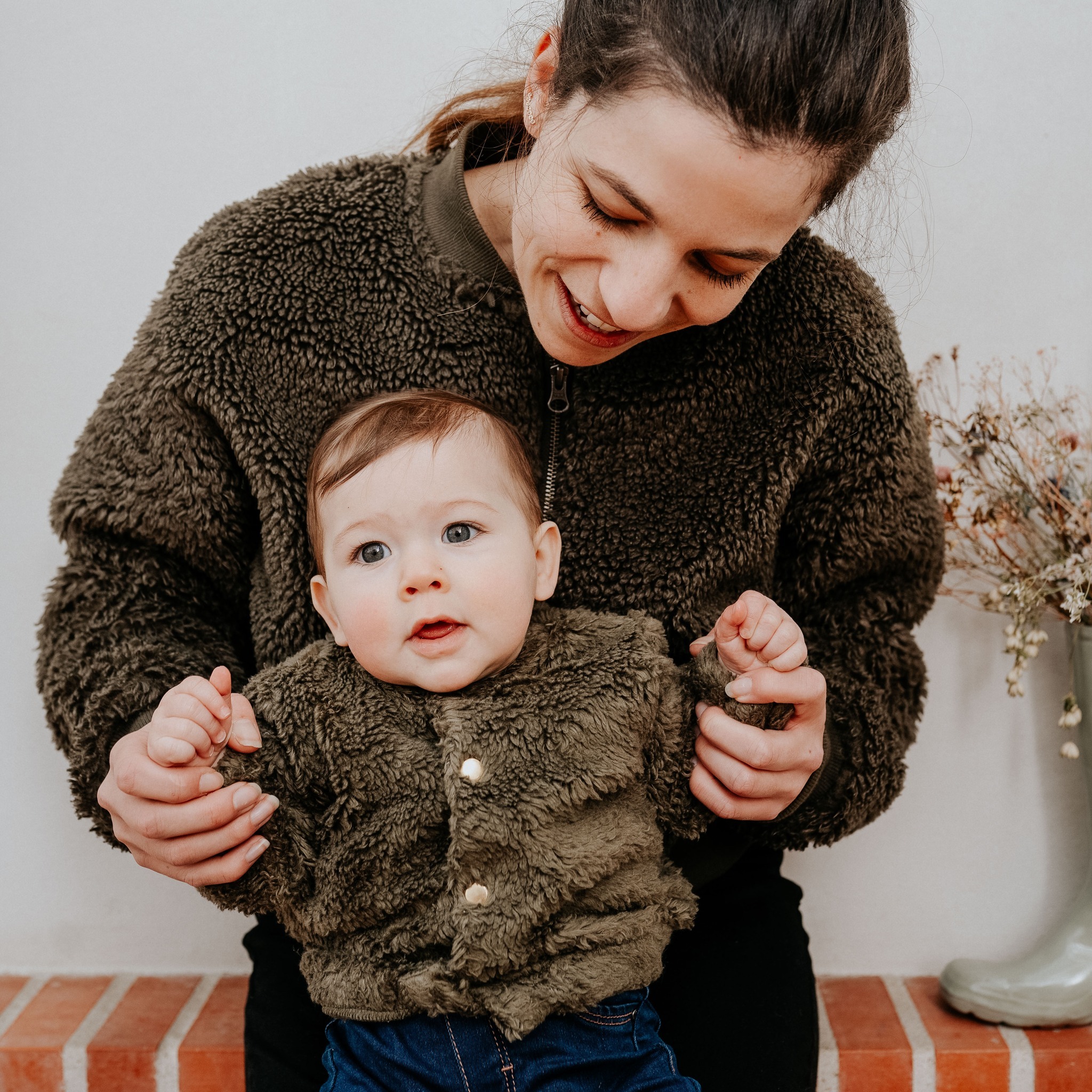 MATCHY / MATCHY ❤️
Elle est dispo, la 1ère veste femme Kapoune 🙂 pour un look matchy matchy avec vos kids ! En précommande jusqu'au 24 sept pour 93€ au lieu de 140€🔥
✅ Veste seule à 99€ => Pour un combo maman/enfant ajouter le code promo MATCHY sur votre panier : la veste enfant et la veste adulte passent à 132€
❤️Pour celles qui ont déjà la veste enfant, on vous a préparé un code promo unique, écrivez-nous en privé !
🌱En coton bio et Made in France 🇫🇷
📏Du 34 au 44
.
.
.
#kapoune #madeinfrance #precommande #vestefemme #cotonbio #matchymatchy #family #mum #vetementfemme #slowfashion