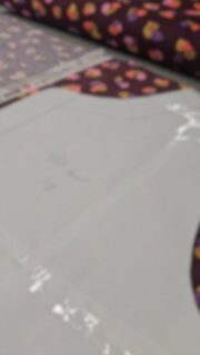 N E W 💜
Et si on vous annonçait qu’une nouveauté arrivait très prochainement?!

A votre avis il s’agit de quel produit?
.
.
.
#kapoune #modefemme #matchymatchy #couture #madeinfrance