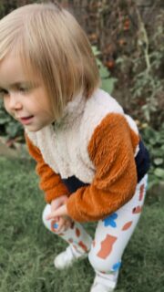 Test nouveautés ✅️
On redécouvre toujours les vêtements au moment des shootings ! Les enfants jouent et s’amusent dans les vêtements (et c’est le plus important).

Chez Kapoune, impossible de trouver des pièces inconfortables ! Pour nous, le confort c’est une priorité...

✅️ La nouvelle co', c’est tout bientôt