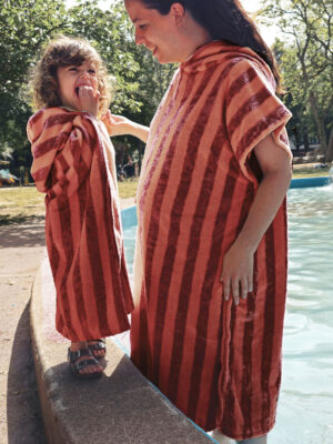 Duo Poncho de bain adulte et enfant rayé brique