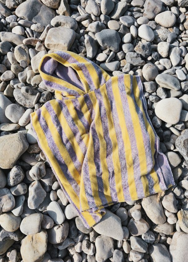 poncho de bain en éponge bio pour bébé lilas et jaune – Kapoune