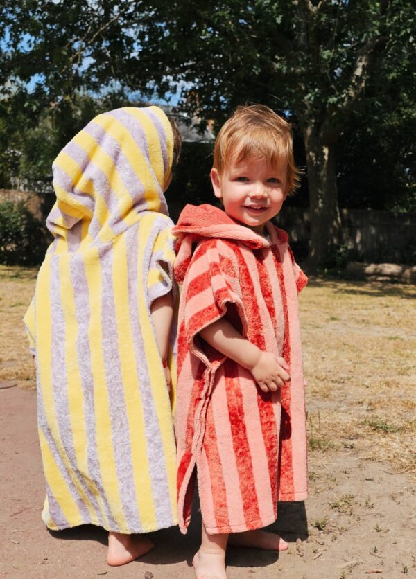 Poncho de bain bébé et enfant rayé brique – Image 5