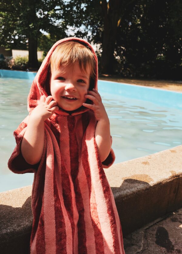 Poncho de bain bébé et enfant rayé brique