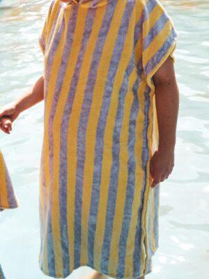 Poncho de bain adulte en éponge rayé lilas