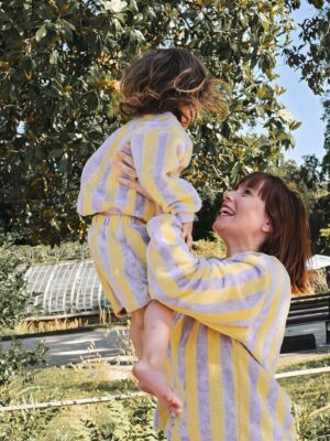 Duo sweats femme et enfant en éponge rayé lilas